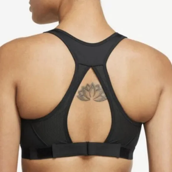 NWT Plus Size NIKE DRI-FITHigh Support Sports Bra, Size 1X F-G Cup.